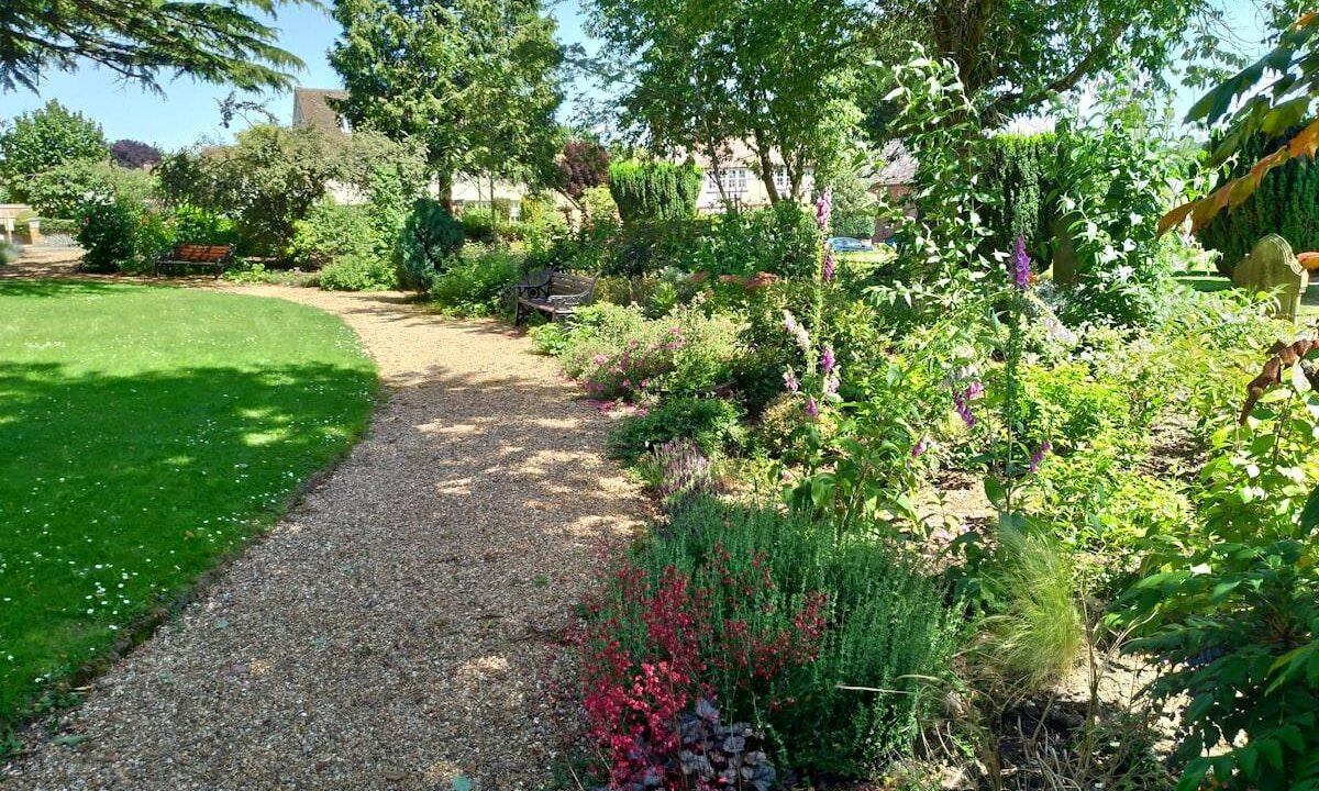 Alder Court Lawns