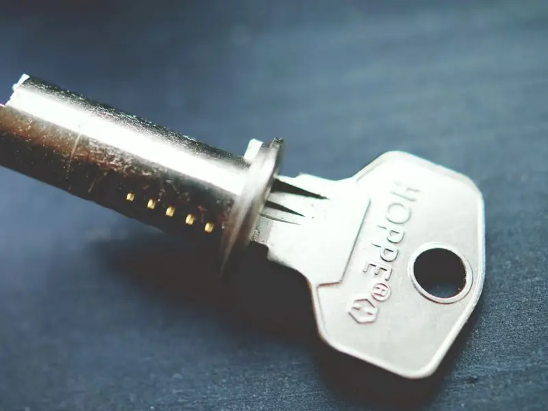 Tubular key with lock cylinder
