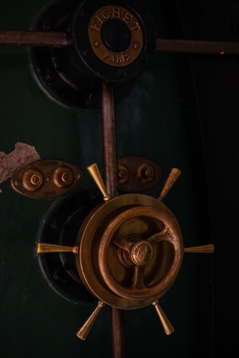 Wall-Mount Key Lock Box