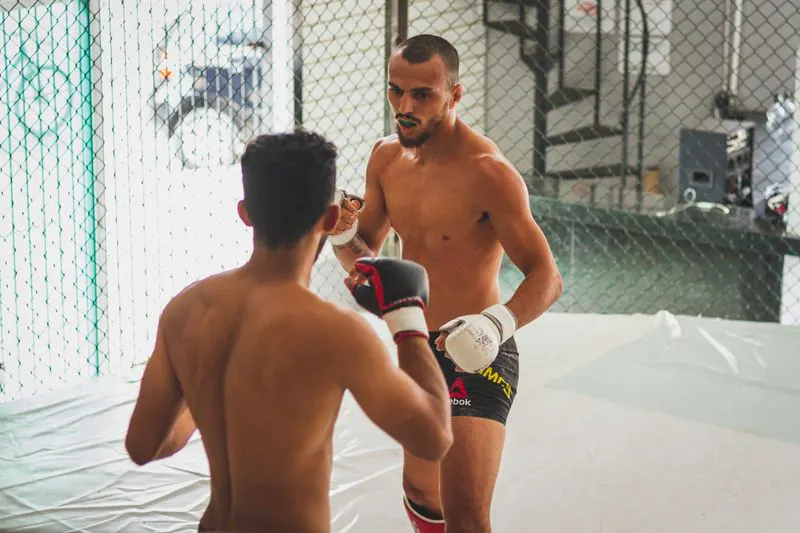 Muay Thai Kickboxing