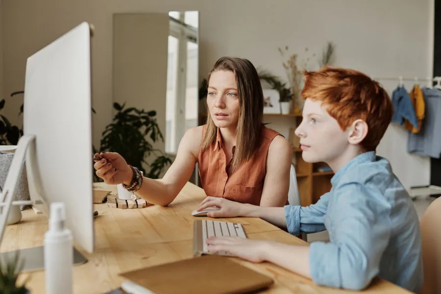 Learner joining a live online class from home
