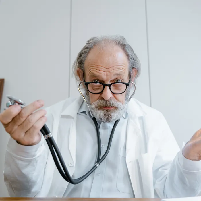 Dr. Samuel Reyes
