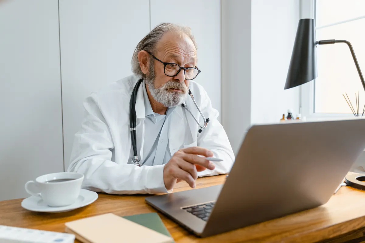 Dr. Samuel Reyes
