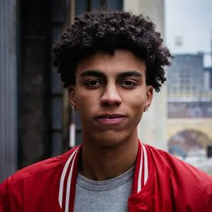 Portrait of Leo Martins